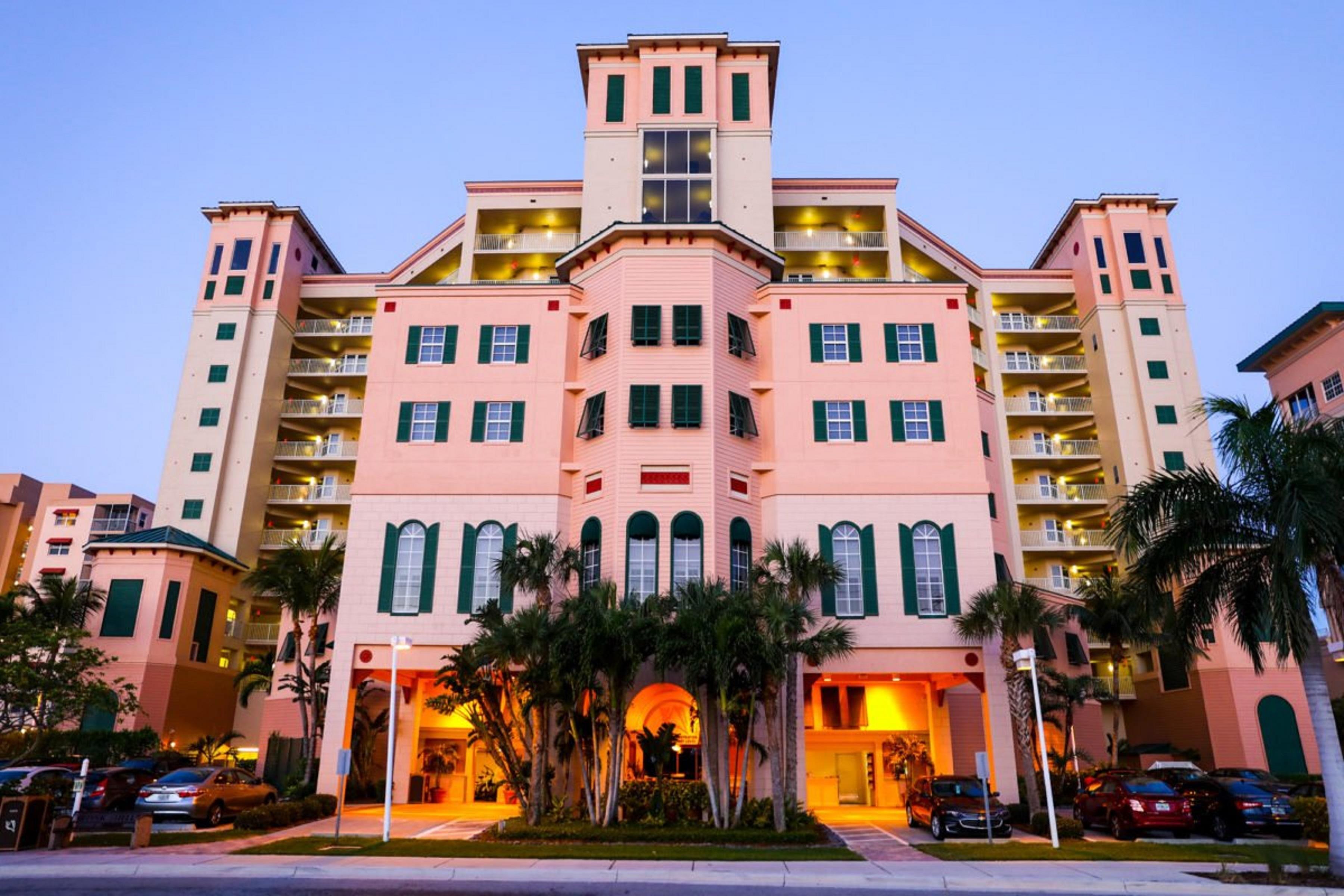 Pink Shell Beach Resort & Marina Fort Myers Beach Exterior photo