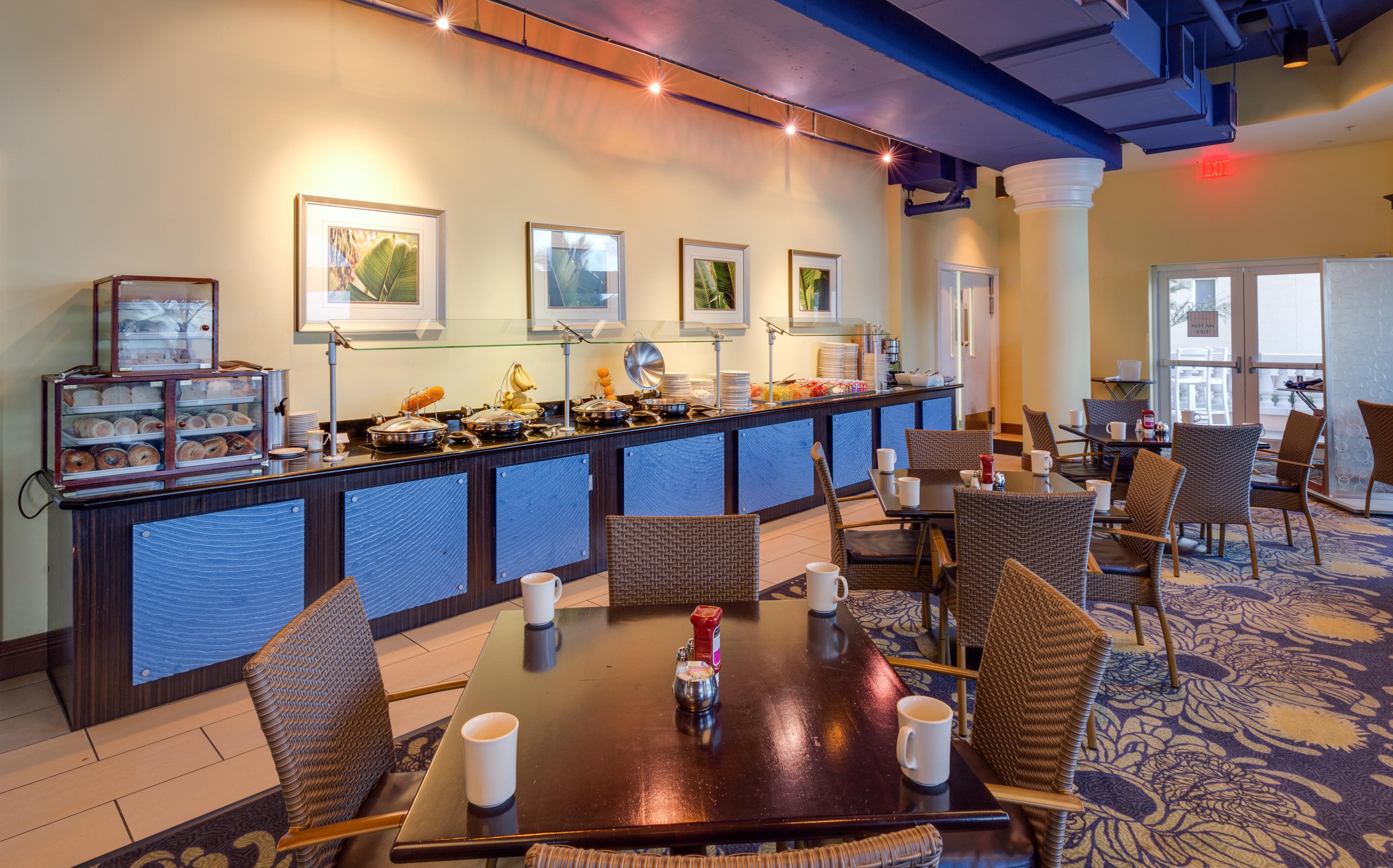 Pink Shell Beach Resort & Marina Fort Myers Beach Exterior photo