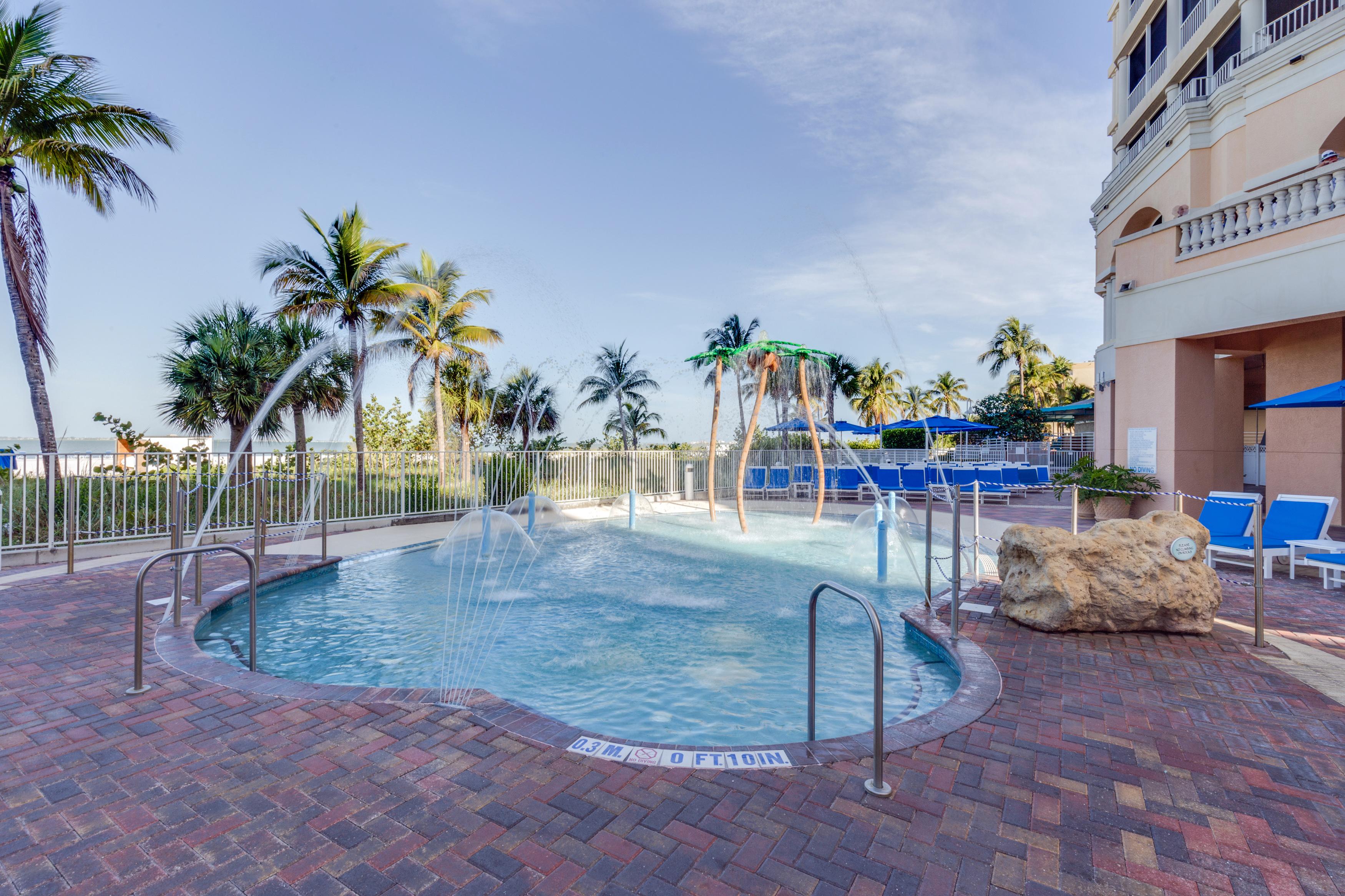 Pink Shell Beach Resort & Marina Fort Myers Beach Exterior photo