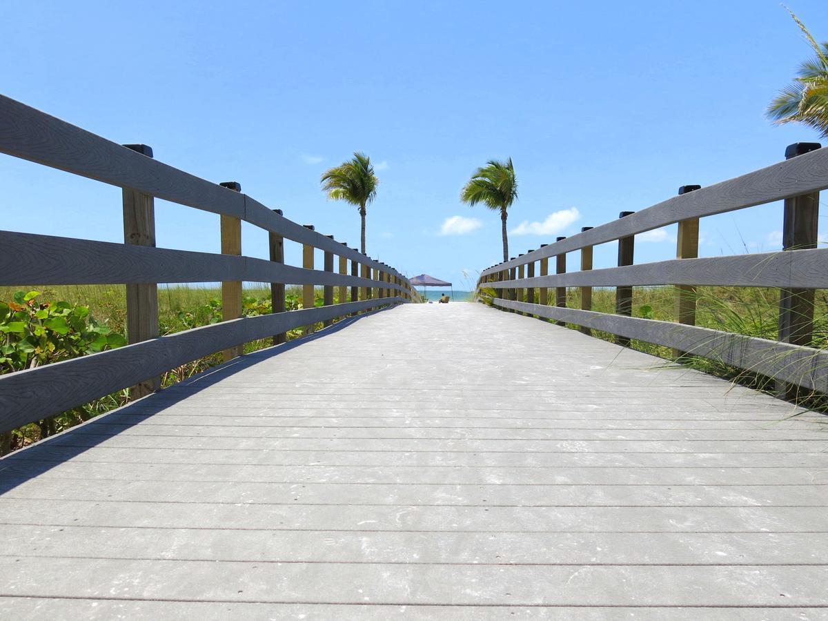 Pink Shell Beach Resort & Marina Fort Myers Beach Exterior photo